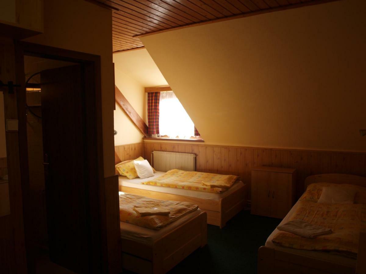 Hotel Kormoran Zlenice Room photo