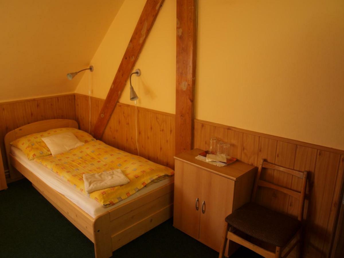 Hotel Kormoran Zlenice Room photo