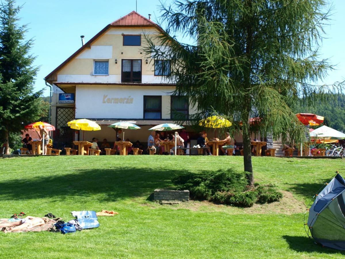 Hotel Kormoran Zlenice Exterior photo